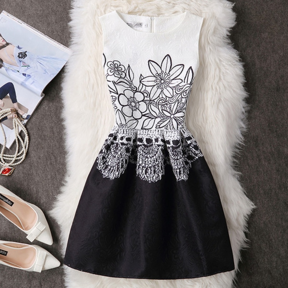 💥HOST PICK💥 Black/White Floral Dress